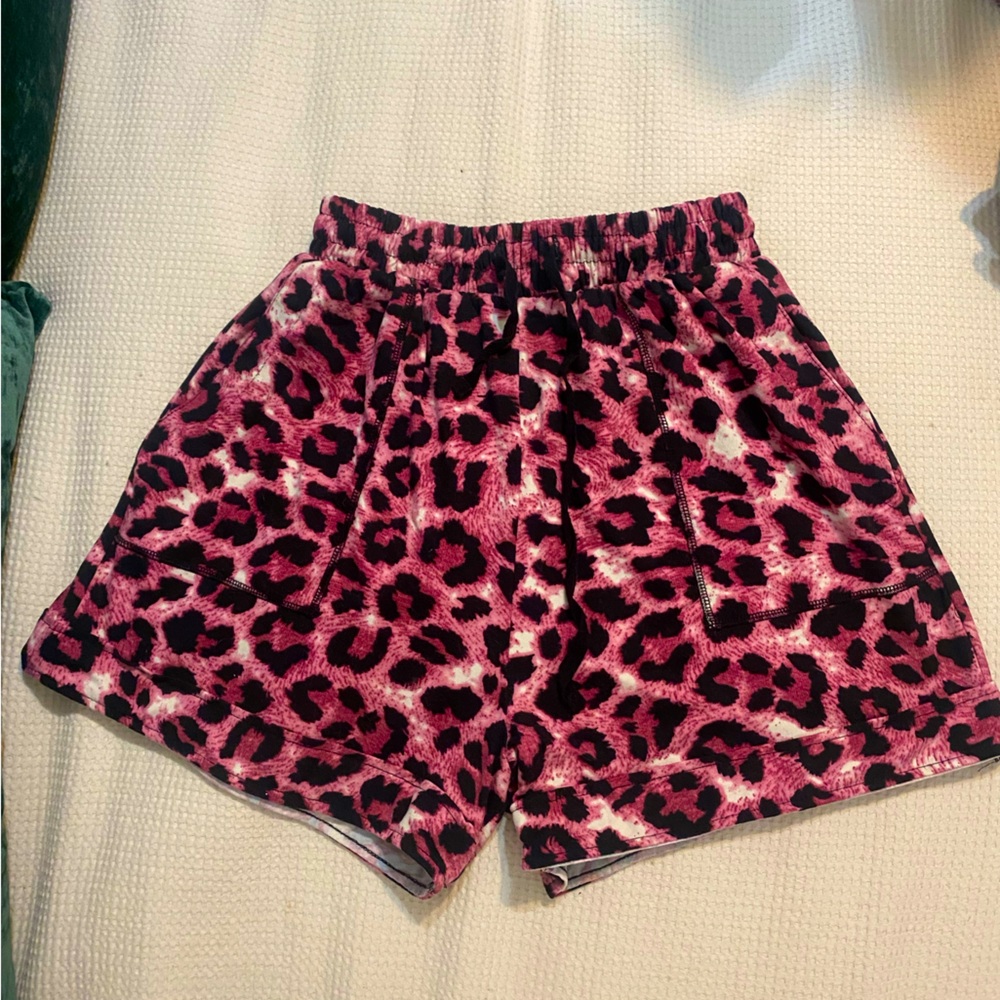 Zenana, Size Small, Pink Cheeta Shorts